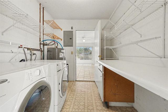 401 FINCHLEY COURT A, Sun City Center, FL 33573