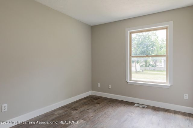 2822 Risdale Avenue, Lansing, MI 48911