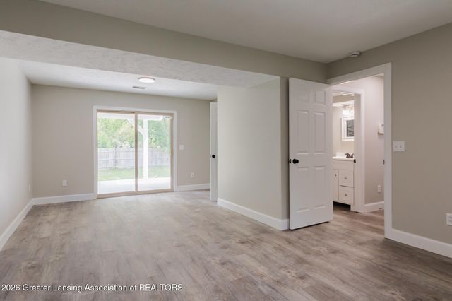 2822 Risdale Avenue, Lansing, MI 48911