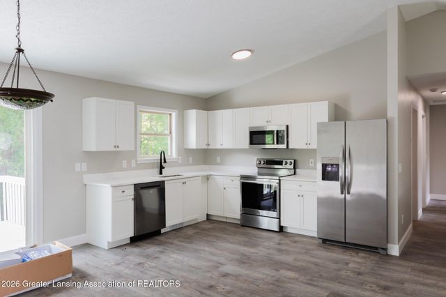 2822 Risdale Avenue, Lansing, MI 48911