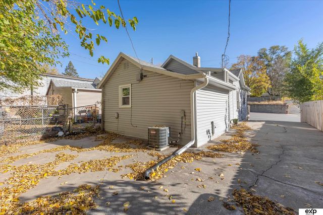 1414 N 30th Street, Omaha, NE 68131