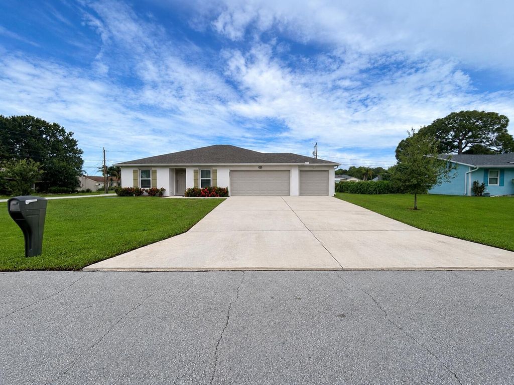 2301 SE SURREY Place, Port St. Lucie, Port St Lucie, FL 34952