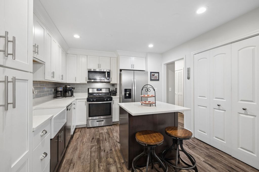 5427 Ashbrook Place, Downers Grove, IL 60515 — photo 4