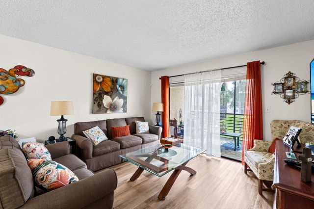 6095 N Sabal Palm Boulevard 207, Tamarac, FL 33319