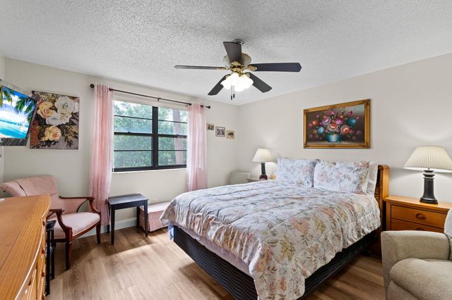 6095 N Sabal Palm Boulevard 207, Tamarac, FL 33319