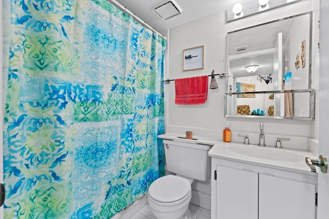 6095 N Sabal Palm Boulevard 207, Tamarac, FL 33319