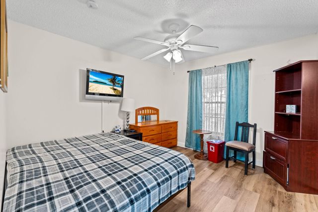 6095 N Sabal Palm Boulevard 207, Tamarac, FL 33319