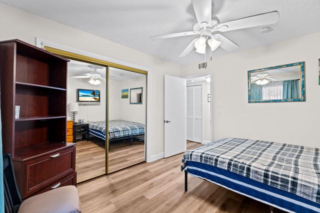 6095 N Sabal Palm Boulevard 207, Tamarac, FL 33319