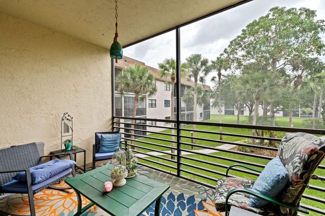 6095 N Sabal Palm Boulevard 207, Tamarac, FL 33319