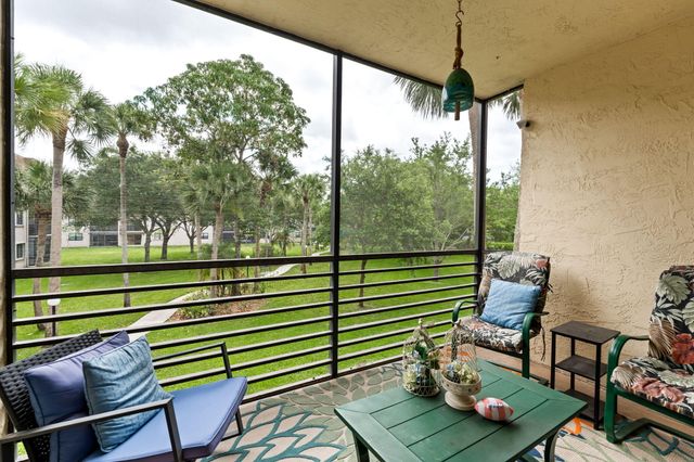 6095 N Sabal Palm Boulevard 207, Tamarac, FL 33319