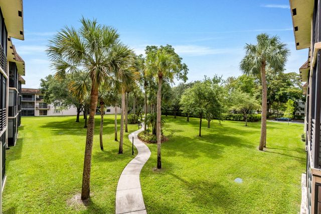 6095 N Sabal Palm Boulevard 207, Tamarac, FL 33319