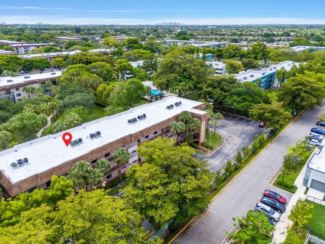 6095 N Sabal Palm Boulevard 207, Tamarac, FL 33319