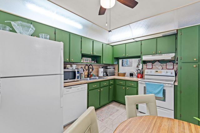 6095 N Sabal Palm Boulevard 207, Tamarac, FL 33319