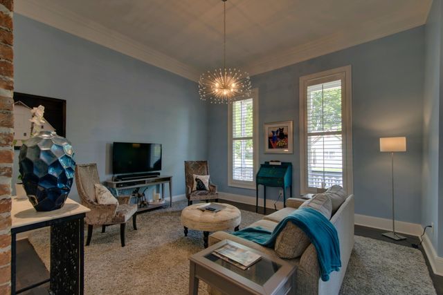 1021 2nd Ave, S, Nashville, TN 37210