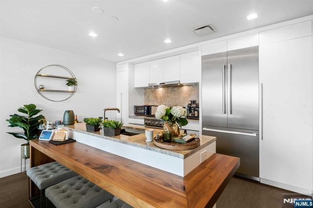 320 Adolphus Avenue 803, Cliffside Park, NJ 07010