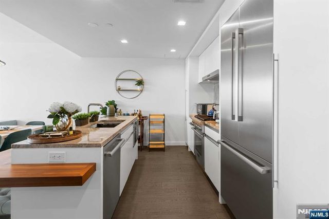 320 Adolphus Avenue 803, Cliffside Park, NJ 07010