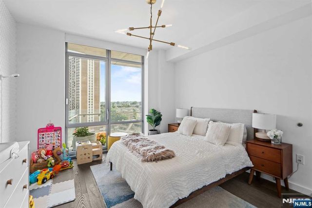 320 Adolphus Avenue 803, Cliffside Park, NJ 07010