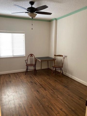 1800 Clairmont Lake A428, Decatur, GA 30033