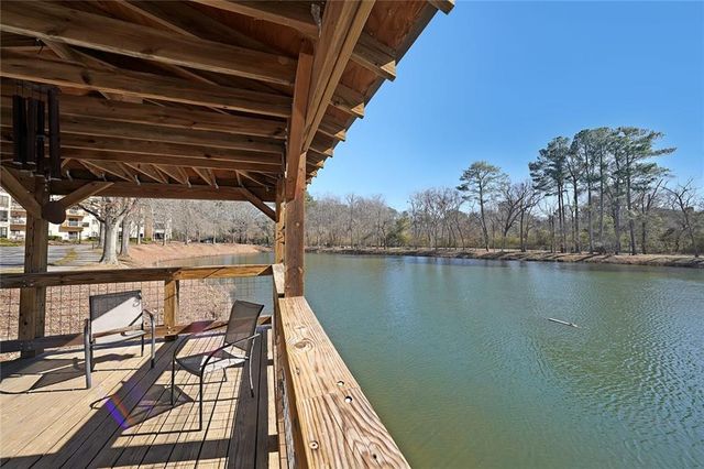 1800 Clairmont Lake A428, Decatur, GA 30033