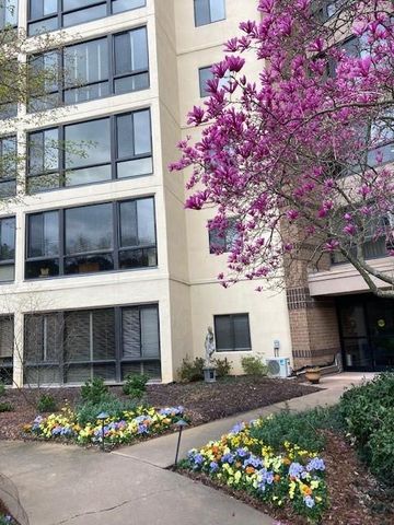 1800 Clairmont Lake A428, Decatur, GA 30033