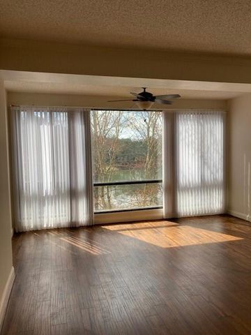 1800 Clairmont Lake A428, Decatur, GA 30033