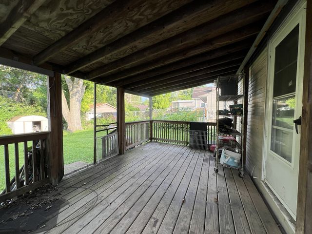 21 S Seymour Avenue, Mundelein, IL 60060