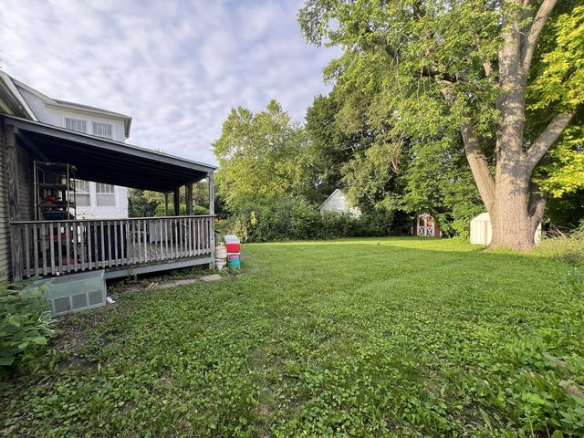 21 S Seymour Avenue, Mundelein, IL 60060