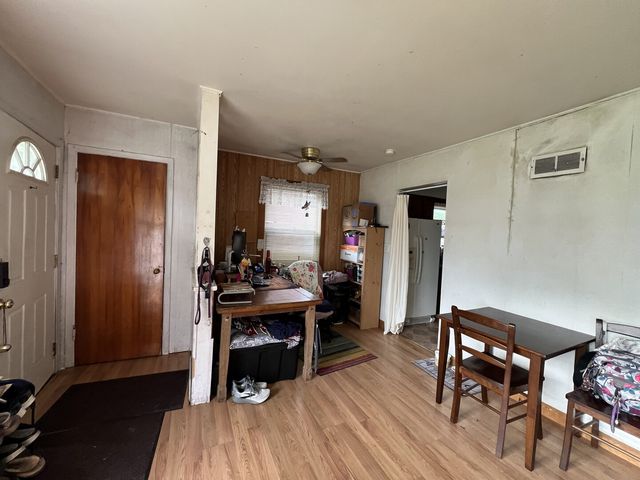 21 S Seymour Avenue, Mundelein, IL 60060