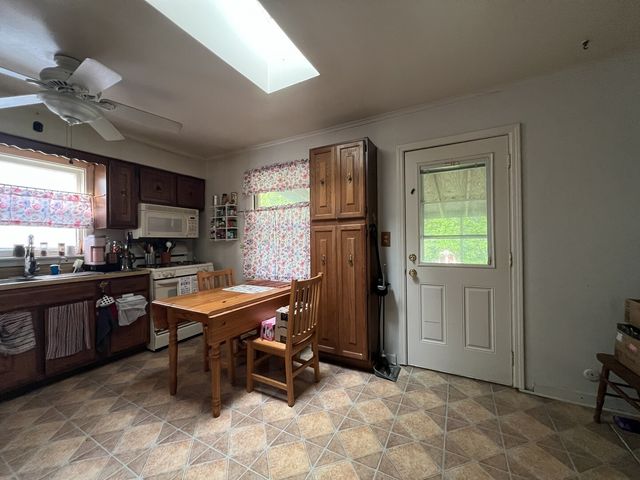 21 S Seymour Avenue, Mundelein, IL 60060