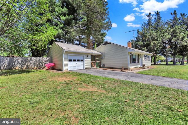 1 LINCOLN DR, Fayetteville, PA 17222