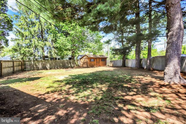 1 LINCOLN DR, Fayetteville, PA 17222