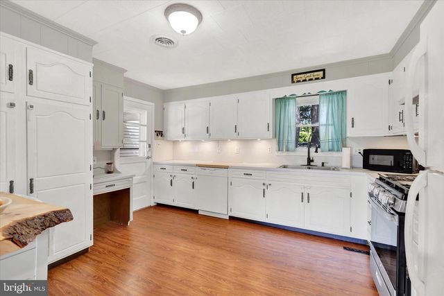 1 LINCOLN DR, Fayetteville, PA 17222