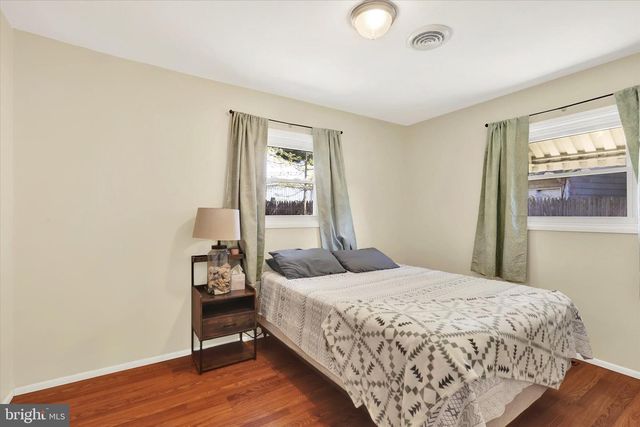 1 LINCOLN DR, Fayetteville, PA 17222