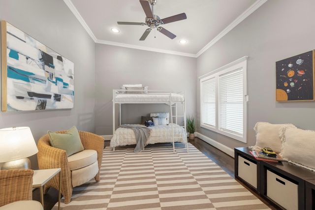 829 E 27th Street, Houston, TX 77009