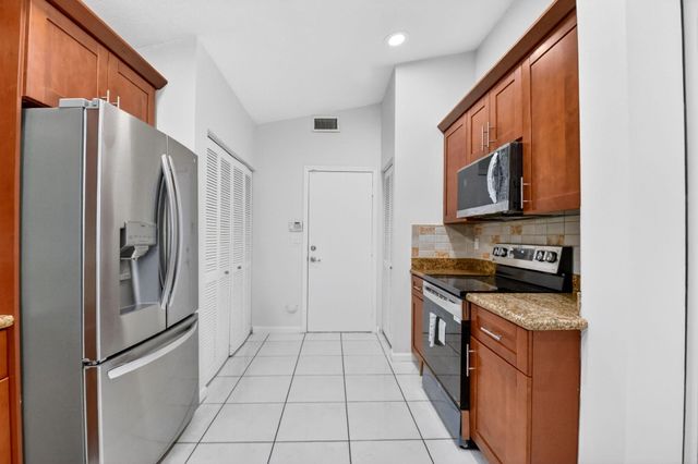 6345 Coral Reef Terrace, Boynton Beach, FL 33437