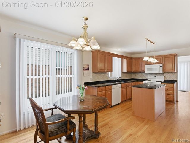 43579 Inglenook Court 38, Sterling Heights, MI 48314