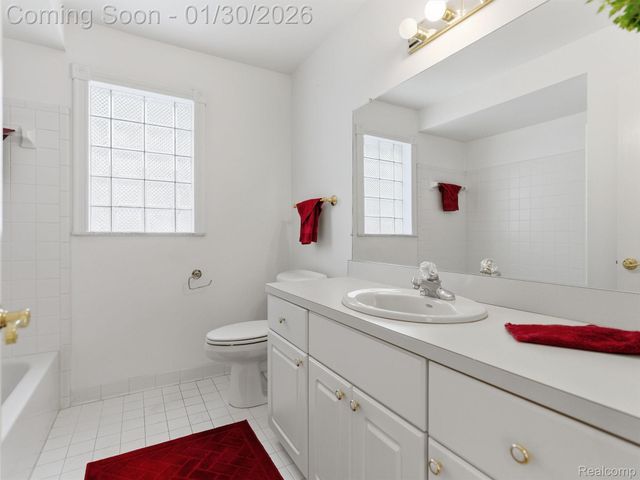 43579 Inglenook Court 38, Sterling Heights, MI 48314