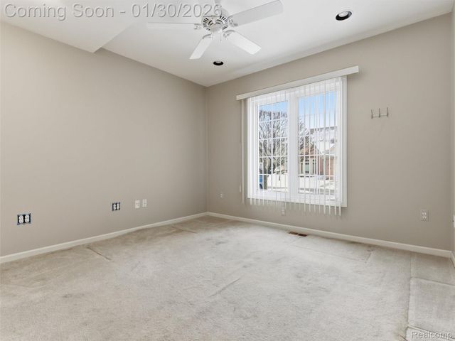 43579 Inglenook Court 38, Sterling Heights, MI 48314