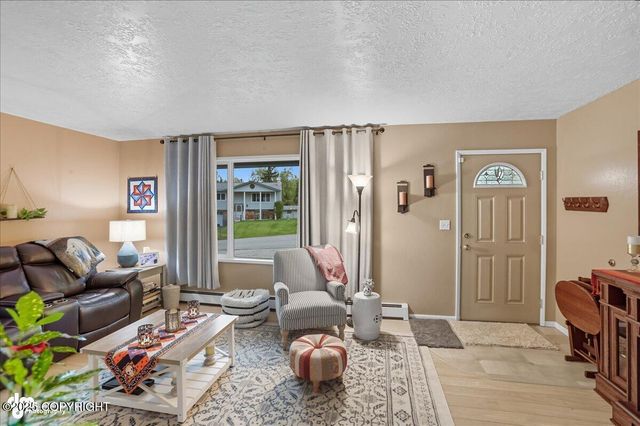 334 Fern Lane, Anchorage, AK 99504