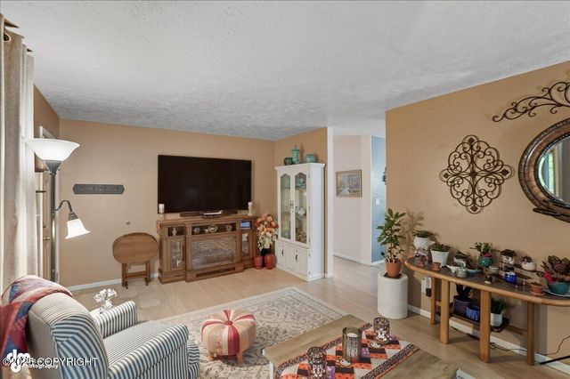 334 Fern Lane, Anchorage, AK 99504