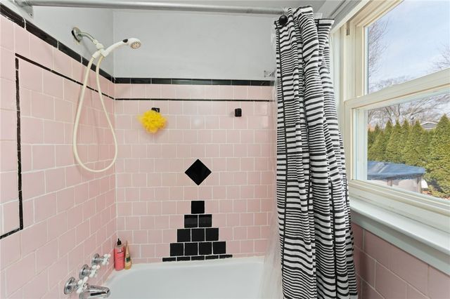 75 Northup Street, Warwick, RI 02889