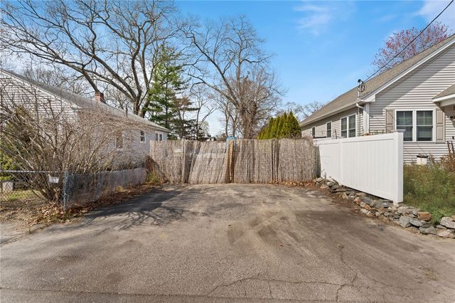 75 Northup Street, Warwick, RI 02889