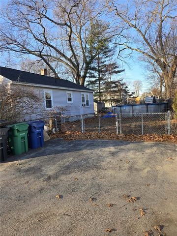 75 Northup Street, Warwick, RI 02889