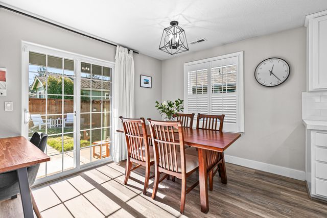 981 Garden Springs Circle, Medford, OR 97504