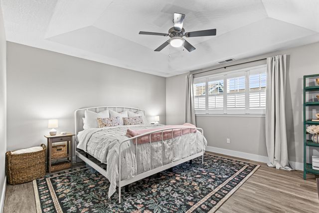 981 Garden Springs Circle, Medford, OR 97504