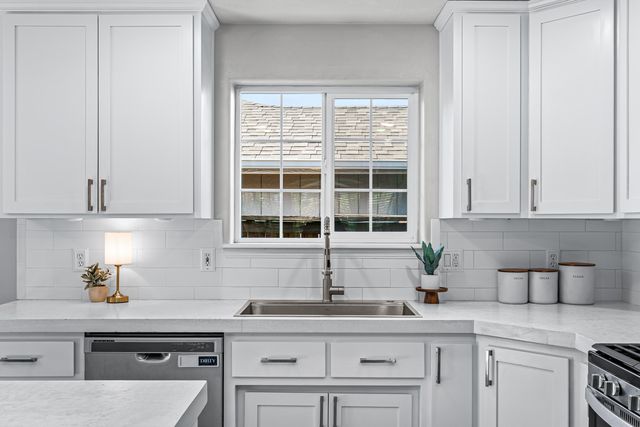 981 Garden Springs Circle, Medford, OR 97504