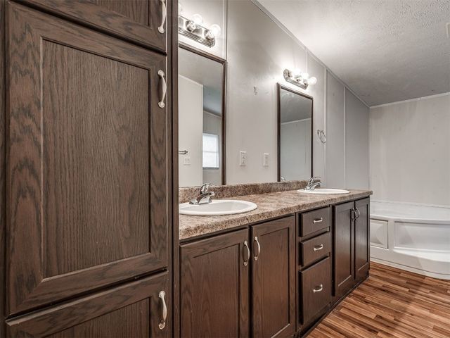 355370 E 970 Road, Sparks, OK 74869