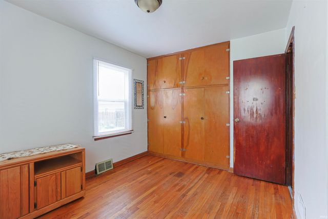 1850 Johnson Street, South Bend, IN 46628