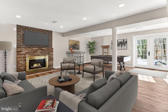 5236 AMPTHILL DR, Alexandria, VA 22312