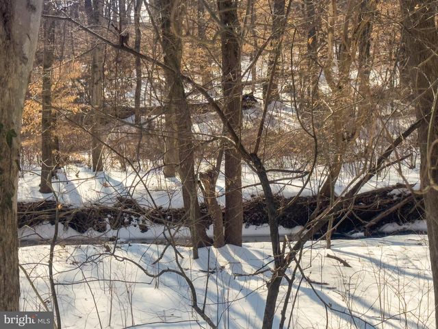 5236 AMPTHILL DR, Alexandria, VA 22312